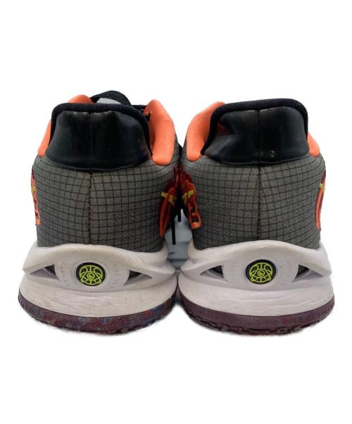 NIKE（ナイキ）NIKE (ナイキ) Kyrie Low 4 Ep 'Black Turf Orange' マルチカラー サイズ:２８㎝の古着・服飾アイテム