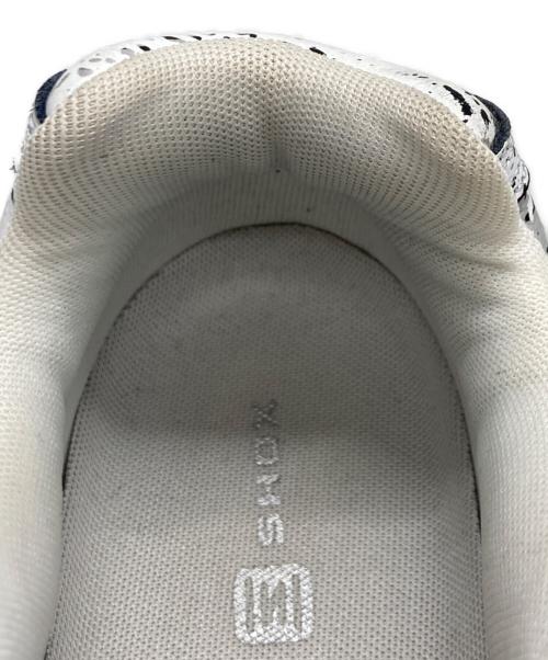NIKE（ナイキ）NIKE (ナイキ) SHOX RIDE 2 WHITE/MTLC PLATINUM-BLACK-FLT GOLD ホワイト サイズ:26.5cmの古着・服飾アイテム