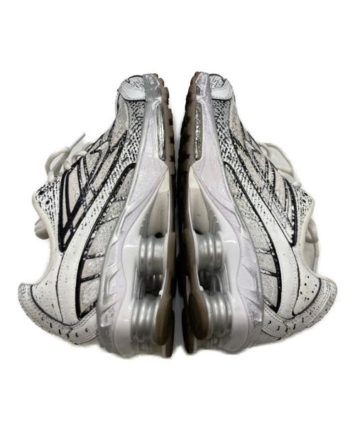 NIKE（ナイキ）NIKE (ナイキ) SHOX RIDE 2 WHITE/MTLC PLATINUM-BLACK-FLT GOLD ホワイト サイズ:26.5cmの古着・服飾アイテム