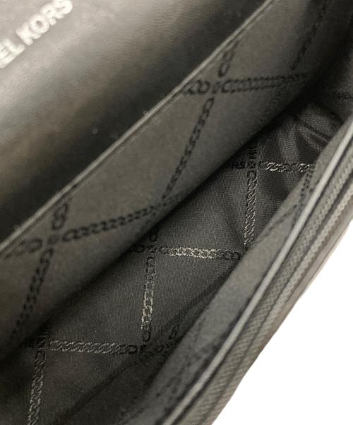 MICHAEL KORS（マイケルコース）MICHAEL KORS (マイケルコース) ショルダーバッグ ブラックの古着・服飾アイテム