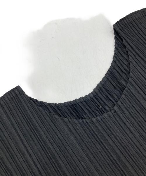 PLEATS PLEASE（プリーツプリーズ）PLEATS PLEASE (プリーツプリーズ) 葉ラウンドネックブラウス ブラック サイズ:3の古着・服飾アイテム