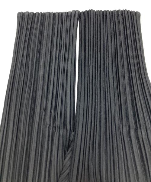 PLEATS PLEASE（プリーツプリーズ）PLEATS PLEASE (プリーツプリーズ) 葉ラウンドネックブラウス ブラック サイズ:3の古着・服飾アイテム