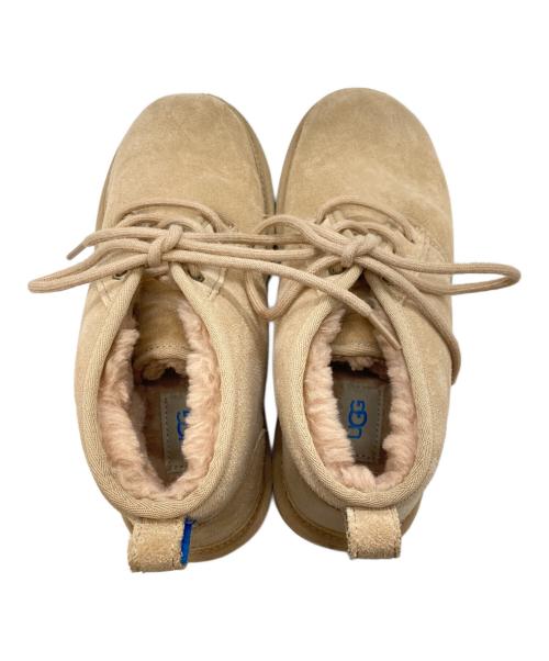 UGG（アグ）UGG (アグ) Neumelチャッカブーツ ベージュ サイズ:26cmの古着・服飾アイテム
