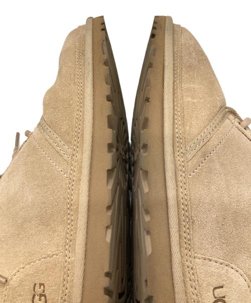 UGG（アグ）UGG (アグ) Neumelチャッカブーツ ベージュ サイズ:26cmの古着・服飾アイテム