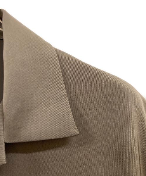 CULLNI（クルニ）CULLNI (クルニ) Dry Stretch Twill Drawstring Open Coller Short Sleeve Jaket ベージュ サイズ:2の古着・服飾アイテム
