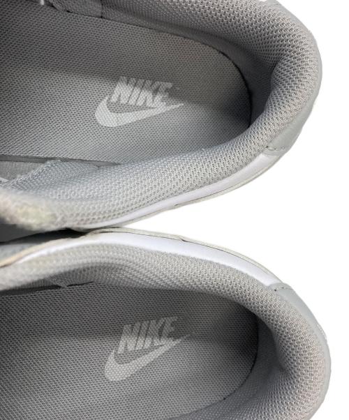 NIKE（ナイキ）NIKE (ナイキ) スニーカー グレー×ホワイト サイズ:27.5の古着・服飾アイテム