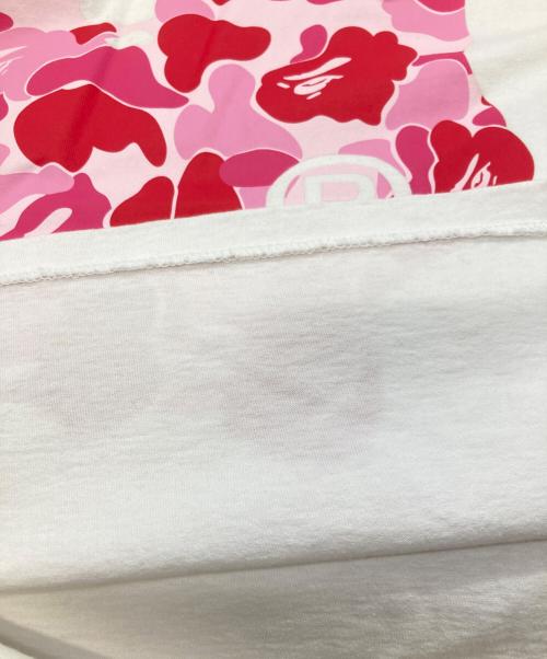 A BATHING APE（アベイシングエイプ）A BATHING APE (アベイシングエイプ) ABC Camo Rebuild Big Ape Head T-Shirt ホワイト×ピンク サイズ:XLの古着・服飾アイテム
