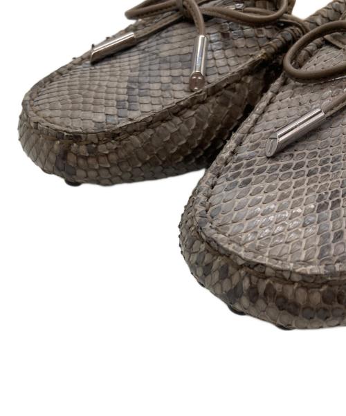 TOD'S（トッズ）TOD'S (トッズ) パイソンドライビングシューズ グレー サイズ:22.5cmの古着・服飾アイテム