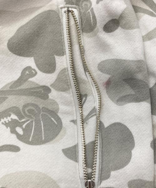 A BATHING APE（アベイシングエイプ）A BATHING APE (アベイシングエイプ) NEIGHBORHOOD (ネイバーフッド) CAMO SHARK ZIP HOODE ブラック×ホワイト サイズ:Sの古着・服飾アイテム