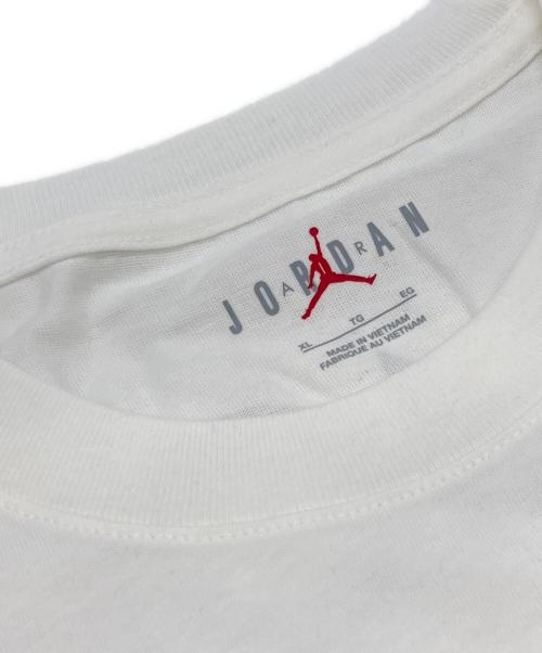 JORDAN（ジョーダン）JORDAN (ジョーダン) UNDEFEATED (アンディフィーテッド) Strikes Tee ホワイト サイズ:XL 未使用品の古着・服飾アイテム