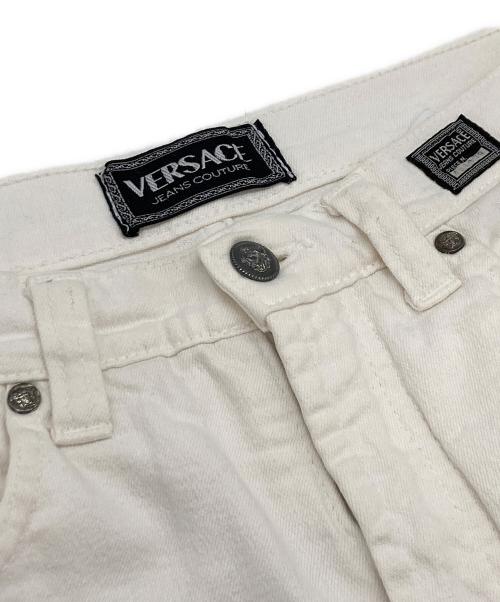 VERSACE JEANS COUTURE（ヴェルサーチ ジーンズクチュール）VERSACE JEANS COUTURE (ヴェルサーチ ジーンズクチュール) デニムパンツ ホワイト サイズ:78.5cm (W31)の古着・服飾アイテム