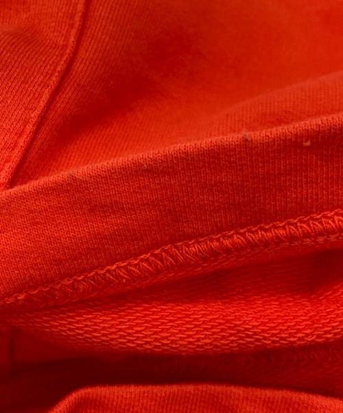 C.P COMPANY（シーピーカンパニー）C.P COMPANY (シーピーカンパニー) レンズアイコニック付きスウェットショートパンツ オレンジ サイズ:Ⅼの古着・服飾アイテム
