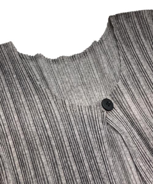 PLEATS PLEASE（プリーツプリーズ）PLEATS PLEASE (プリーツプリーズ) プリーツノーカラージャケット グレー サイズ:3の古着・服飾アイテム