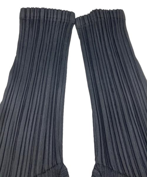 PLEATS PLEASE（プリーツプリーズ）PLEATS PLEASE (プリーツプリーズ) プリーツジップパーカー ブラック サイズ:3の古着・服飾アイテム