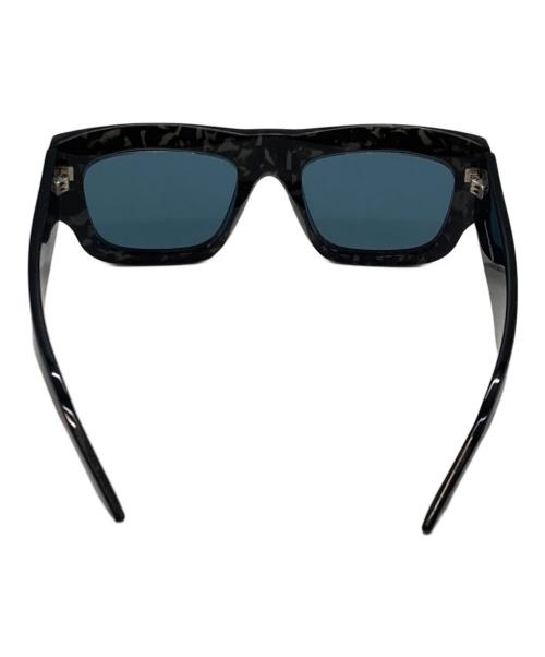 ALEXANDER McQUEEN（アレキサンダーマックイーン）ALEXANDER McQUEEN (アレキサンダーマックイーン) スクエアフレームサングラス ブラック サイズ:53□20の古着・服飾アイテム