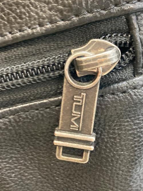 TUMI（トゥミ）TUMI (トゥミ) JARVISイースト・ウエスト・トート ブラックの古着・服飾アイテム