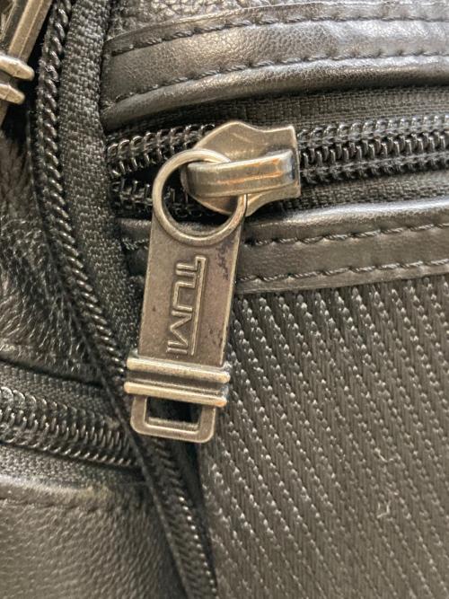 TUMI（トゥミ）TUMI (トゥミ) JARVISイースト・ウエスト・トート ブラックの古着・服飾アイテム