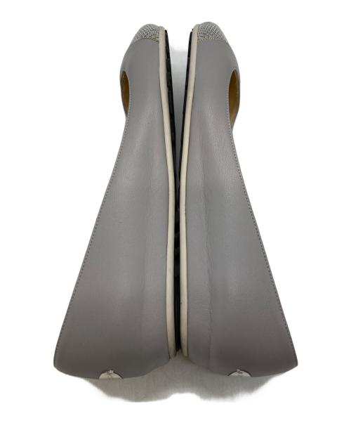 JIMMY CHOO（ジミーチュウ）JIMMY CHOO (ジミーチュウ) フラットシューズ グレー サイズ:37.5の古着・服飾アイテム