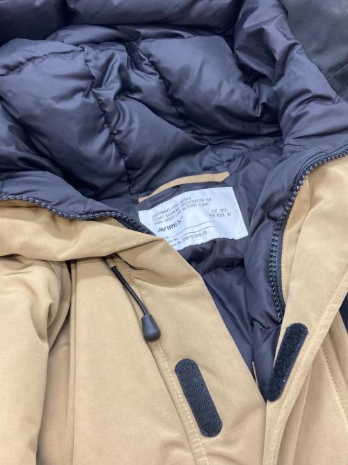 AVIREX（アヴィレックス）AVIREX (アヴィレックス) MILITARY FUNCTION DOWN JACKET ベージュ サイズ:Lの古着・服飾アイテム