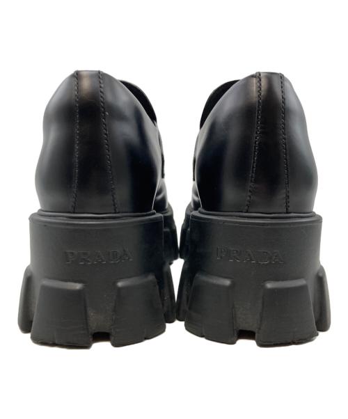PRADA（プラダ）PRADA (プラダ) モノリス ブラッシュドレザーローファー ブラック サイズ:38.5の古着・服飾アイテム