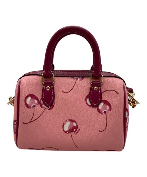 COACH（コーチ）COACH (コーチ) ミニ ローアン クロスボディ・チェリー プリント ピンクの古着・服飾アイテム