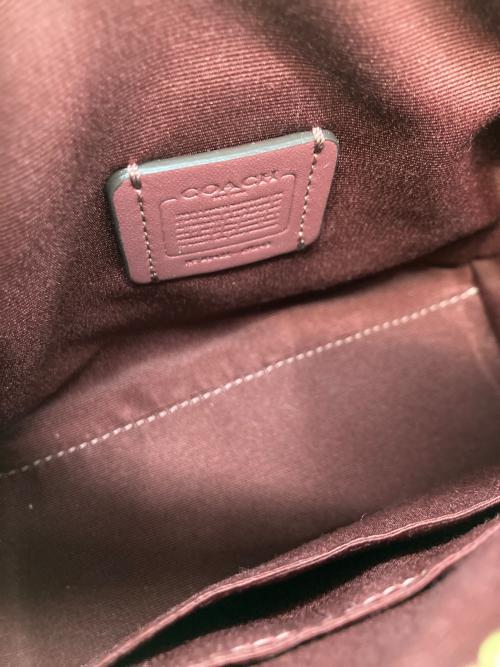 COACH（コーチ）COACH (コーチ) ミニ ローアン クロスボディ・チェリー プリント ピンクの古着・服飾アイテム