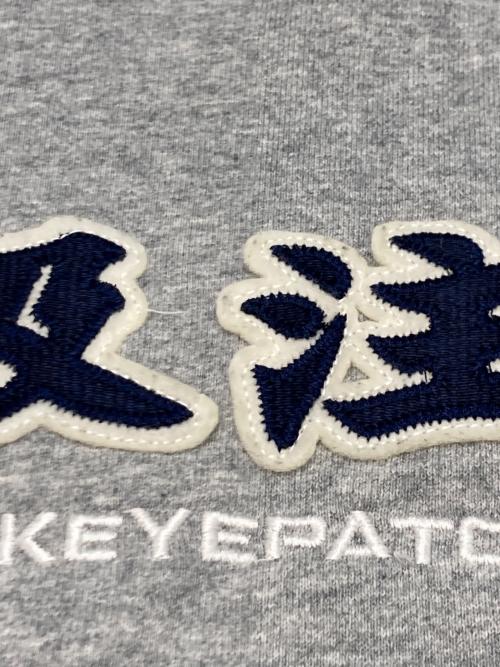 BlackEyePatch（ブラックアイパッチ）BlackEyePatch (ブラックアイパッチ) 取扱注意 刺繍ロゴ スウェット グレー サイズ:XLの古着・服飾アイテム