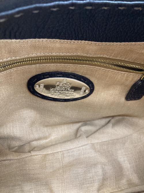 FENDI（フェンディ）FENDI (フェンディ) セレリアワンショルダーバッグ ブラウンの古着・服飾アイテム