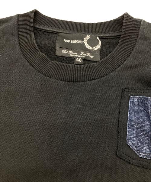 FRED PERRY（フレッドペリー）FRED PERRY (フレッドペリー) RAF SIMONS (ラフシモンズ) デニムポケット付きスウェット ブラック サイズ:40の古着・服飾アイテム