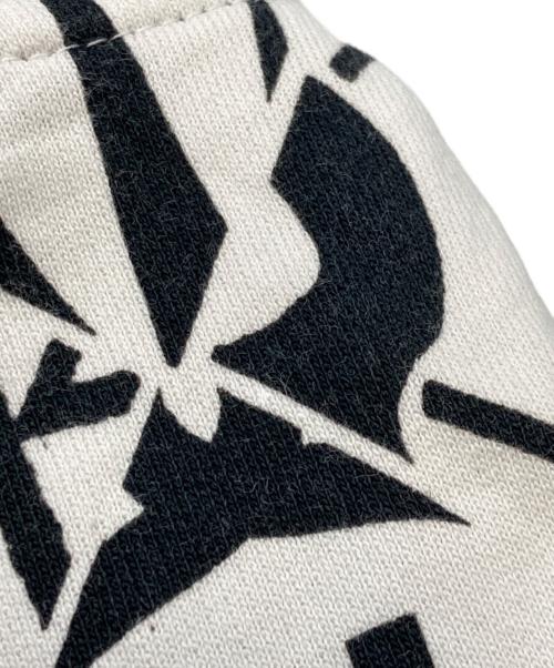 stussy（ステューシー）stussy (ステューシー) 歴代ロゴジップパーカー ホワイト サイズ:Mの古着・服飾アイテム