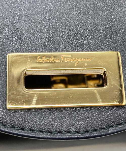 Salvatore Ferragamo（サルヴァトーレ フェラガモ）Salvatore Ferragamo (サルヴァトーレ フェラガモ) チェーンショルダーバッグバッグ ブラックの古着・服飾アイテム