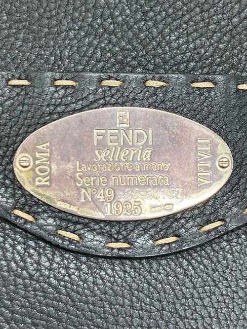 FENDI（フェンディ）FENDI (フェンディ) セレリアショルダーバッグ ブラックの古着・服飾アイテム