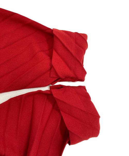 me ISSEY MIYAKE（ミーイッセイ ミヤケ）me ISSEY MIYAKE (ミーイッセイ ミヤケ) スタンドカラープリーツロングシャツ レッド サイズ:表記なしの古着・服飾アイテム