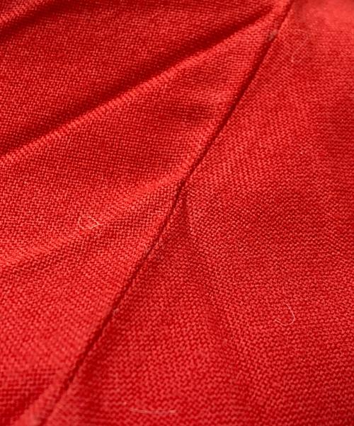me ISSEY MIYAKE（ミーイッセイ ミヤケ）me ISSEY MIYAKE (ミーイッセイ ミヤケ) スタンドカラープリーツロングシャツ レッド サイズ:表記なしの古着・服飾アイテム
