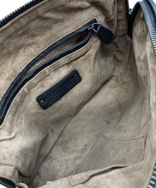BOTTEGA VENETA（ボッテガベネタ）BOTTEGA VENETA (ボッテガベネタ) イントレチャートショルダーバッグ ブラックの古着・服飾アイテム