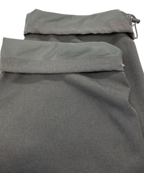 DAIWA PIER39（ダイワ ピア39）DAIWA PIER39 (ダイワ ピア39) TECH WIDE EASY 2P TROUSERS グレー サイズ:Ⅼの古着・服飾アイテム