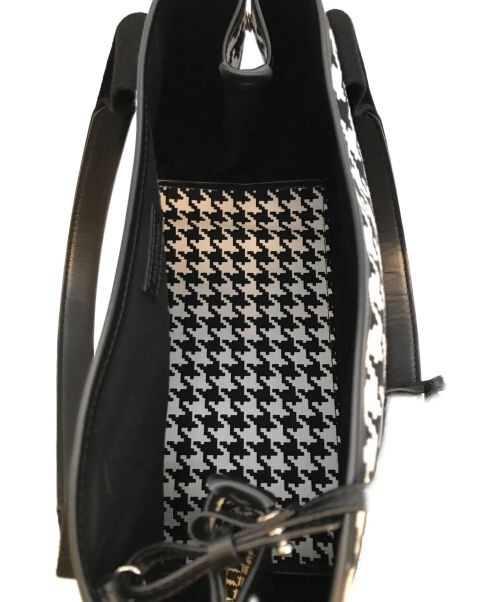 BALENCIAGA（バレンシアガ）BALENCIAGA (バレンシアガ) ネイビーカバスバッグS ホワイト×ブラック サイズ:-の古着・服飾アイテム