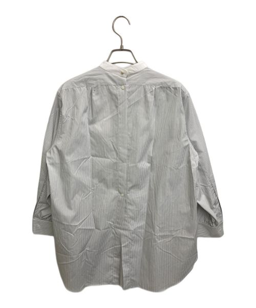 FINNA（フィンナ）FINNA (フィンナ) ピンボーダーオープンバックシャツ グレー×ホワイト サイズ:S 未使用品の古着・服飾アイテム