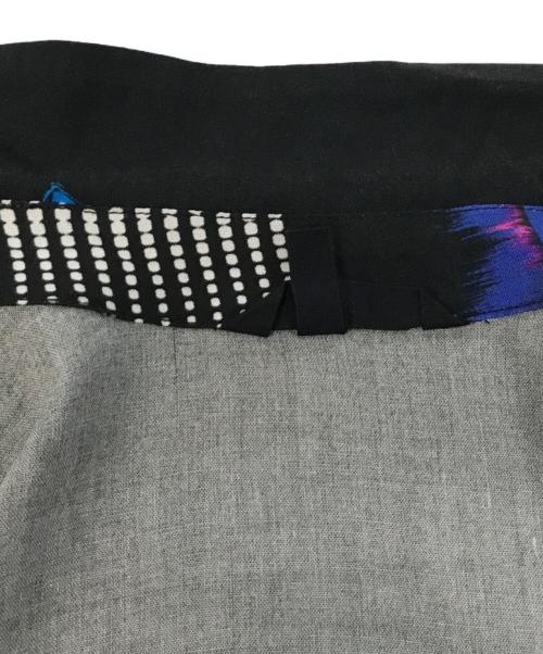 Desigual（デシグアル）Desigual (デシグアル) 総柄シャツ ブラック サイズ:SIZEMの古着・服飾アイテム