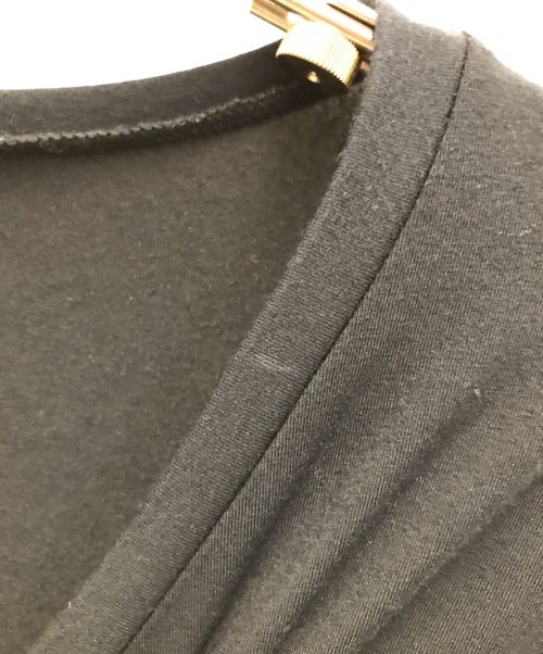 ISSEY MIYAKE FETE（イッセイミヤケフェット）ISSEY MIYAKE FETE (イッセイミヤケフェット) Vネックカットソー ブラック サイズ:SIZE 3の古着・服飾アイテム