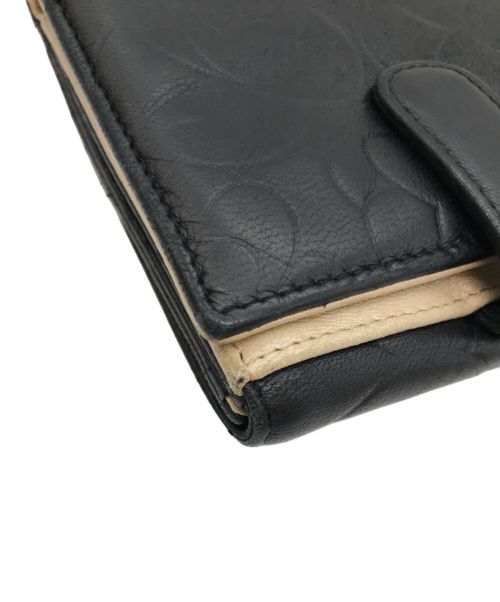 CHANEL（シャネル）CHANEL (シャネル) カメリア2つ折りウォレット ブラック サイズ:-の古着・服飾アイテム