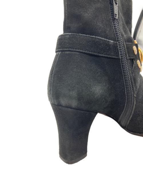 VERSACE（ヴェルサーチェ）VERSACE (ヴェルサーチェ) メデューサバックルスウェードブーツ ブラック サイズ:35の古着・服飾アイテム