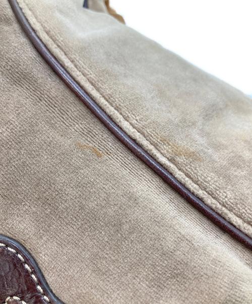JUICY COUTURE（ジューシークチュール）JUICY COUTURE (ジューシークチュール) ワンショルダーバッグ カーキの古着・服飾アイテム