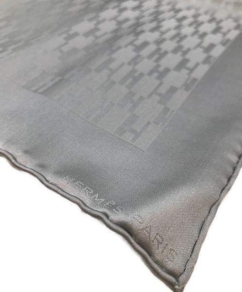 HERMES（エルメス）HERMES (エルメス) ポケットチーフ 45 グレー 未使用品の古着・服飾アイテム