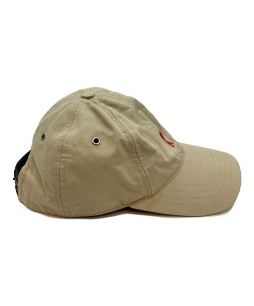 AMI Alexandre Mattiussi（アミアレクサンドルマテュッシ）AMI Alexandre Mattiussi (アミアレクサンドルマテュッシ) ハートロゴキャップ ベージュ×レッド サイズ:-の古着・服飾アイテム