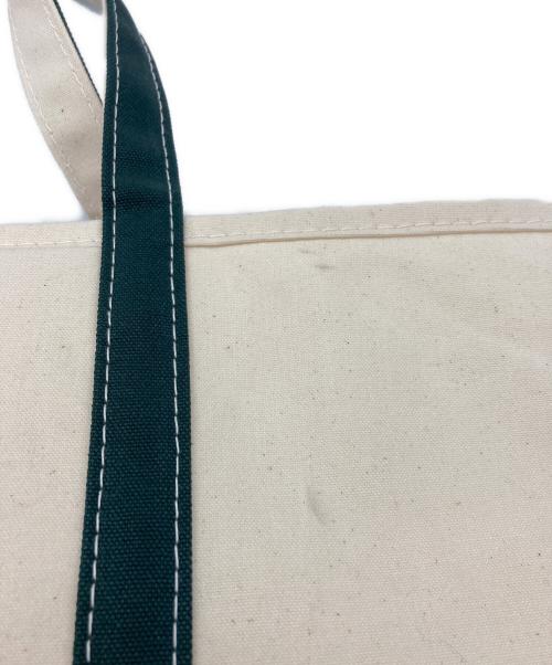 This is a(n)（This is a(n)）this is a(n) (This is a(n)) Creek ANGLER'S DEVICE (クリークアングラーズデヴァイス) Base Field Tote XL ホワイト×グリーンの古着・服飾アイテム