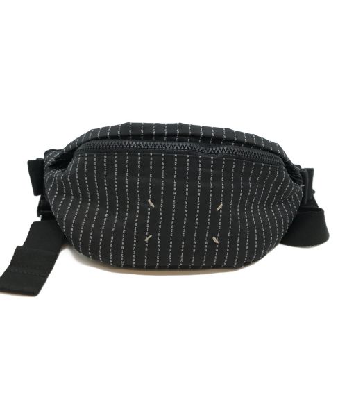 Maison Margiela（メゾンマルジェラ）Maison Margiela (メゾンマルジェラ) LOGO STRIPE CROSS BODY POUCH ブラック サイズ:-の古着・服飾アイテム