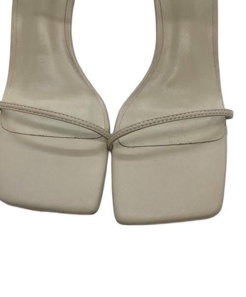 TONY BIANCO（トニービアンコ）TONY BIANCO (トニービアンコ) アンクルストラップサンダル ベージュ サイズ:25の古着・服飾アイテム