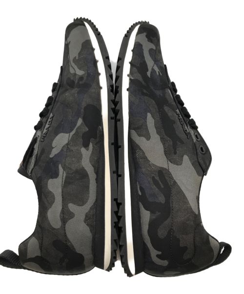 PRADA（プラダ）PRADA (プラダ) カモフラージュ柄スニーカー ブラック×グレー サイズ:6.5の古着・服飾アイテム