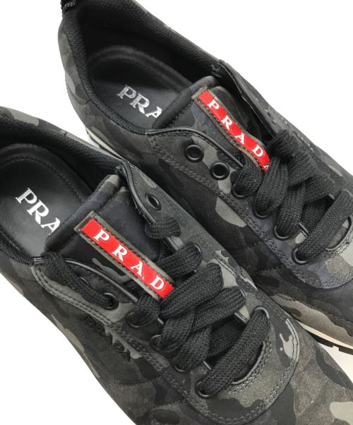 PRADA（プラダ）PRADA (プラダ) カモフラージュ柄スニーカー ブラック×グレー サイズ:6.5の古着・服飾アイテム